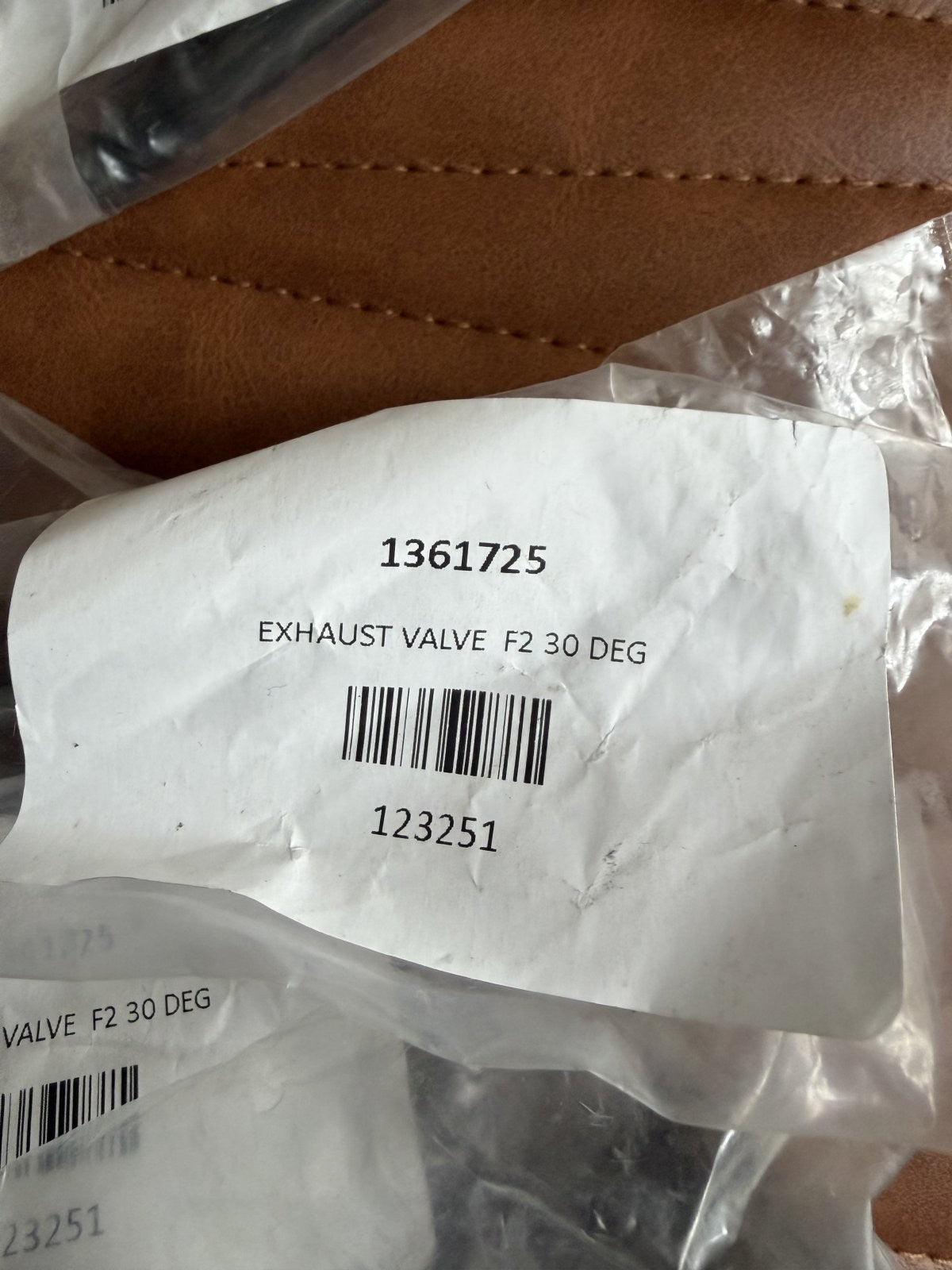 Forklift Mazda F2 Intake & Exhaust Valves 1361725 1361720 | Set of 8