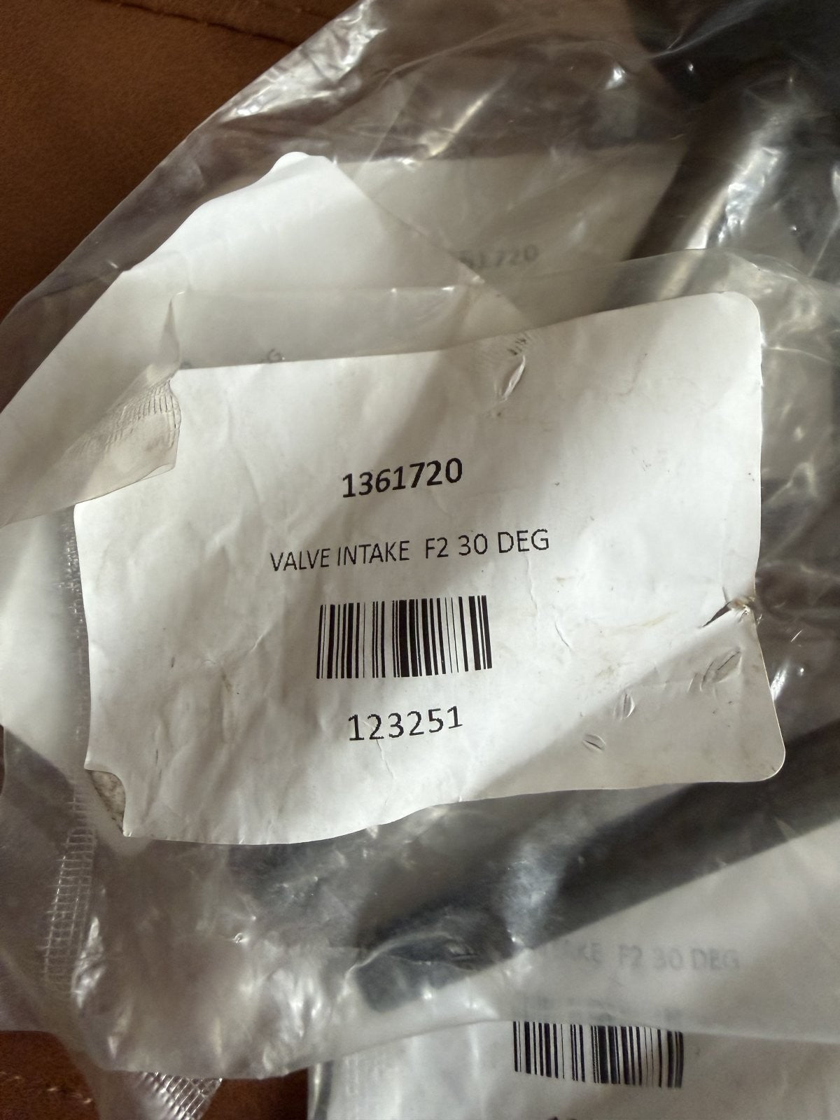 Forklift Mazda F2 Intake & Exhaust Valves 1361725 1361720 | Set of 8