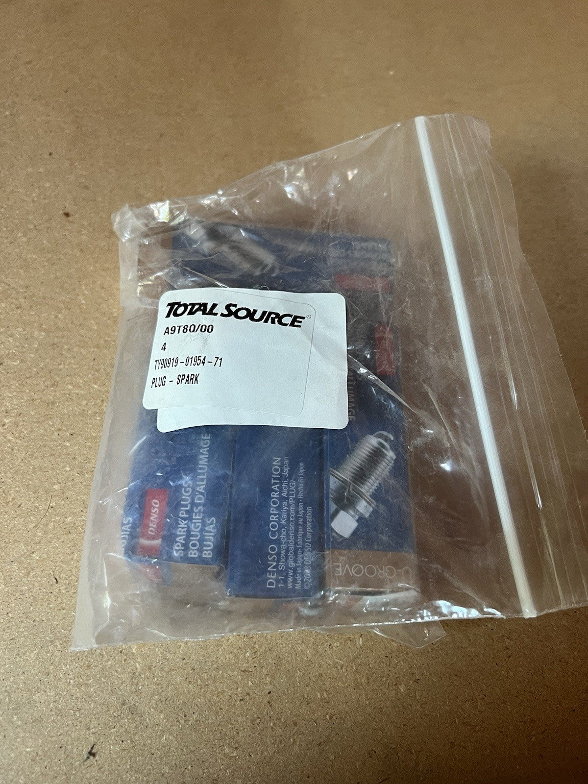 (Set of 4) Toyota Forklift 4Y Engine Spark Plugs | 90919-01954-71 DENSO