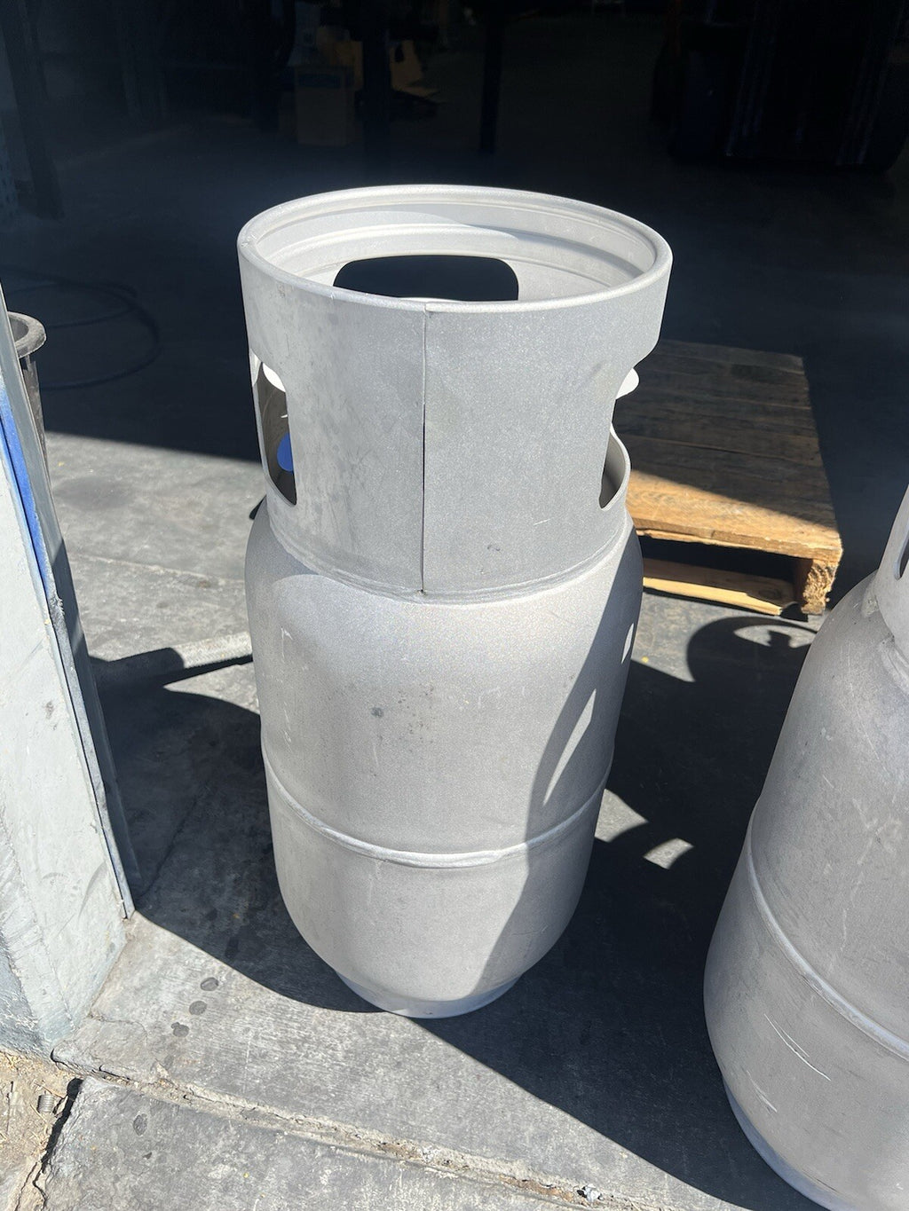 Forklift Liquid Propane Tank Cylinder 33.5lb LPG 8 Gallon Lightweight Aluminum