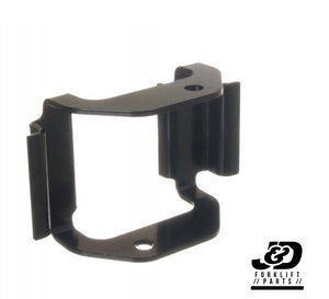 68881-U2180-71 Toyota Forklift Mast Bracket Fits 7/8 Series FSV Mast Double Hose